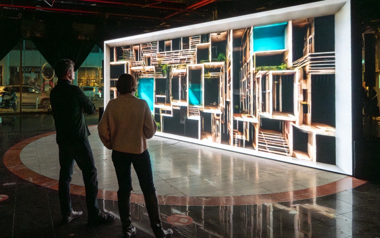 Reconstructed, Generative AI interactive art installation by Ronen Tanchum